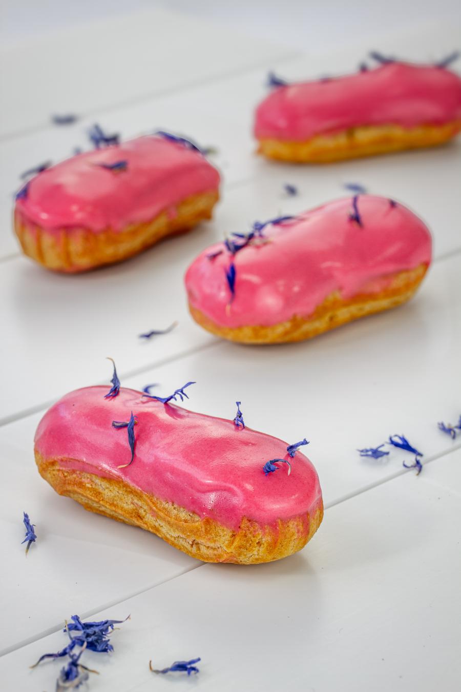 Mini Strawberry & Darjeeling Eclair